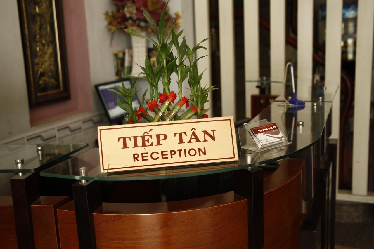 Truong Giang Hotel Bandar Ho Chi Minh Luaran gambar